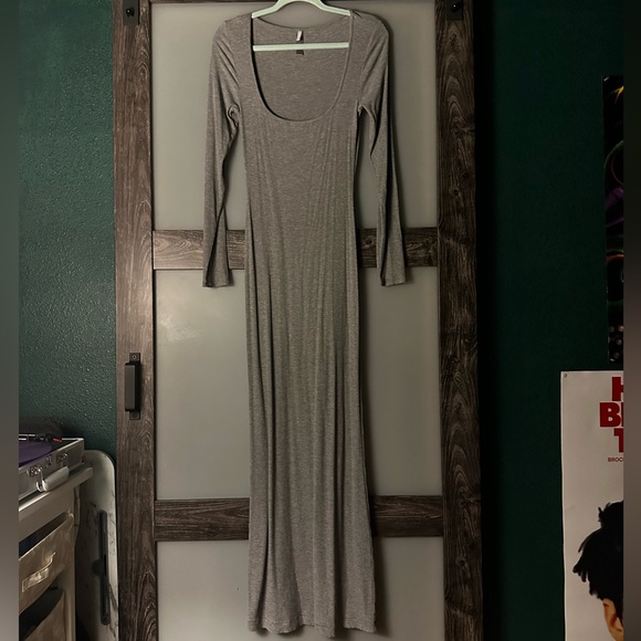 Skims - Picture 1 of 3